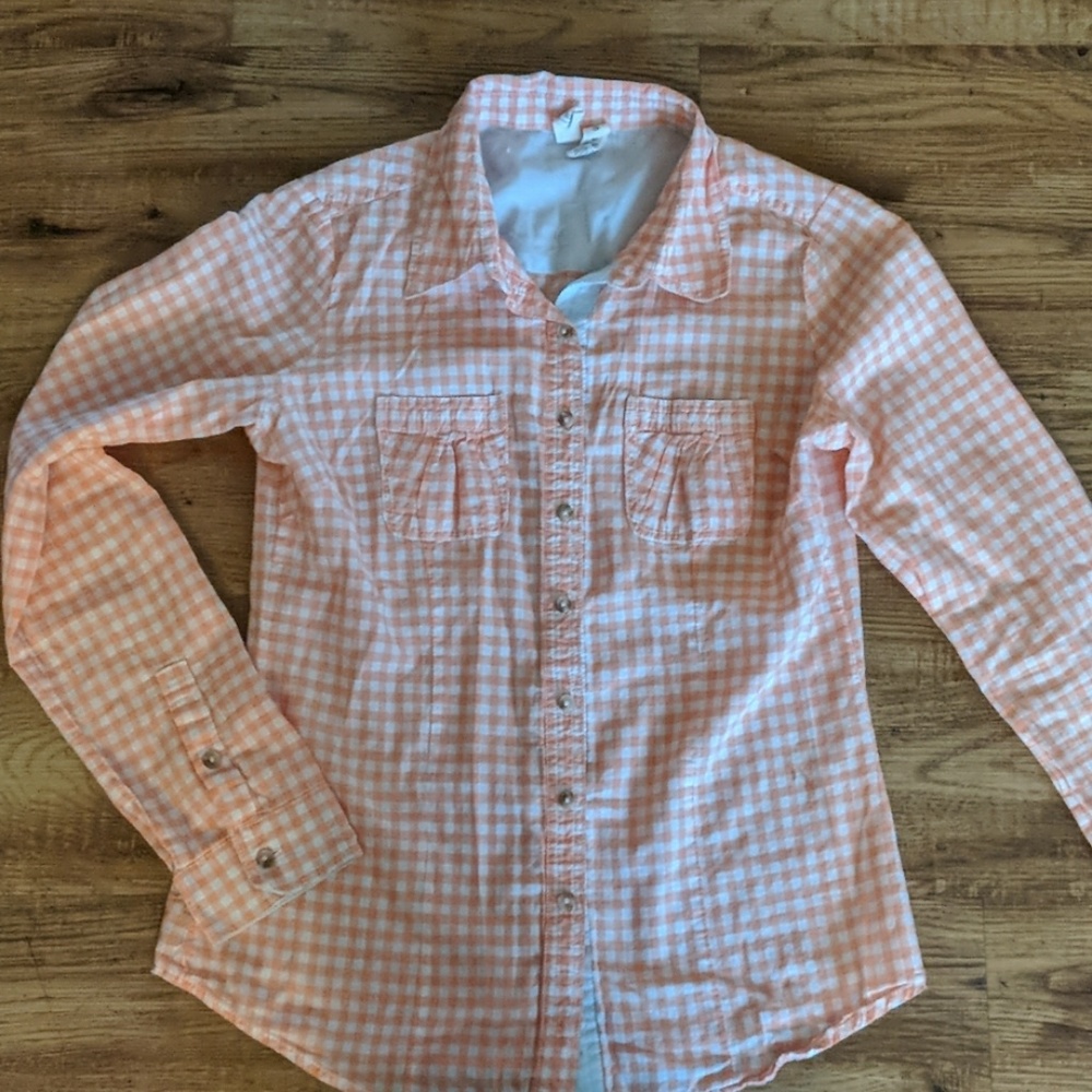 Female Button Up - Picture 3 of 4